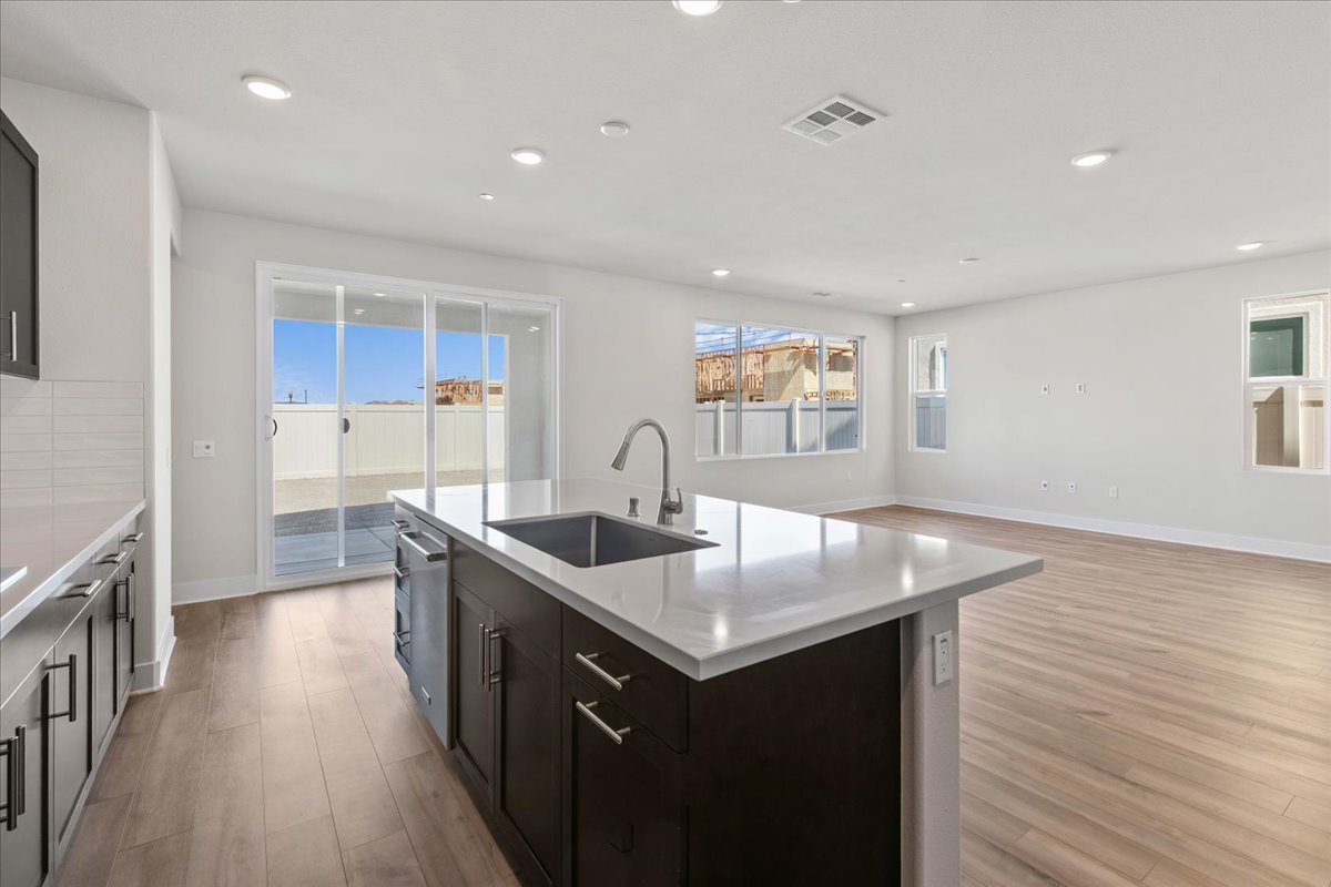 0027 16672 Dara Avenue
