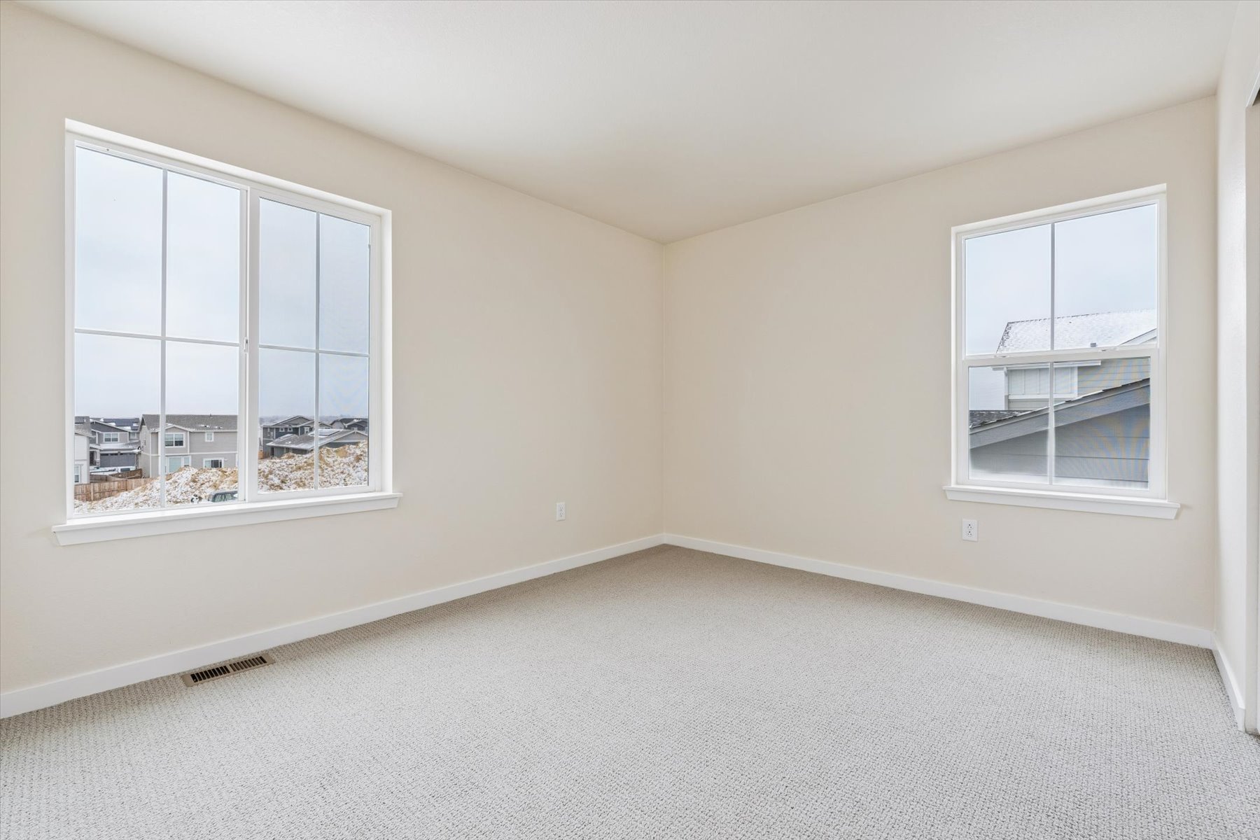 A room with windows.